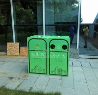 堅(jiān)固的垃圾箱