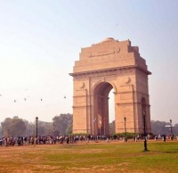 印度首都：街道幾乎見不到環(huán)保分類垃圾桶，垃圾堆17層樓高